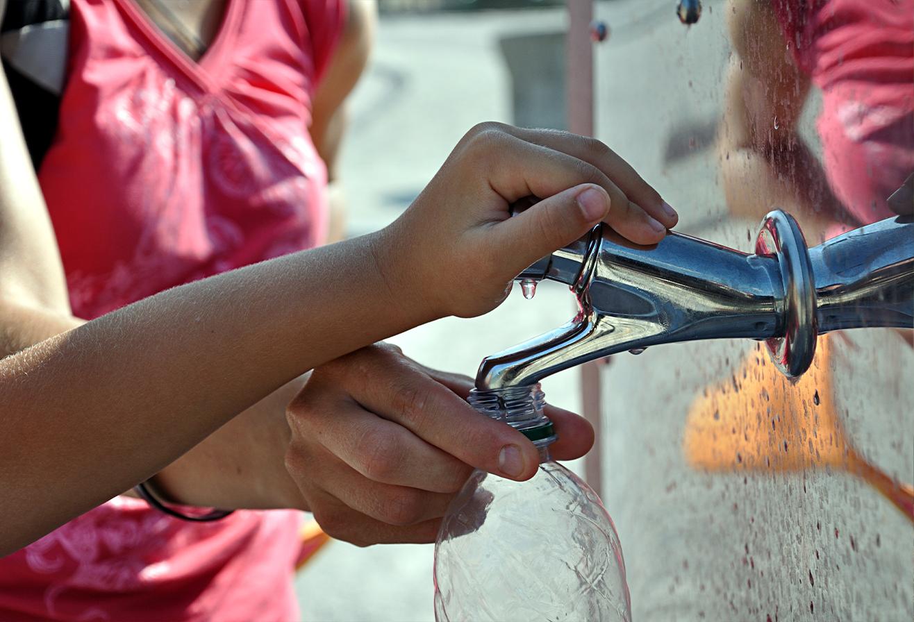 Eau potable à disposition - Sortie Scolaire en Île-de-France à Parrot World 77
